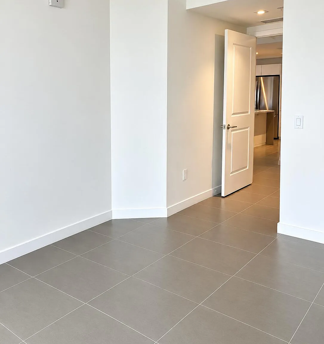 1 bed, 1.5 bath, 865 sqft, $3,100 — Photo 3