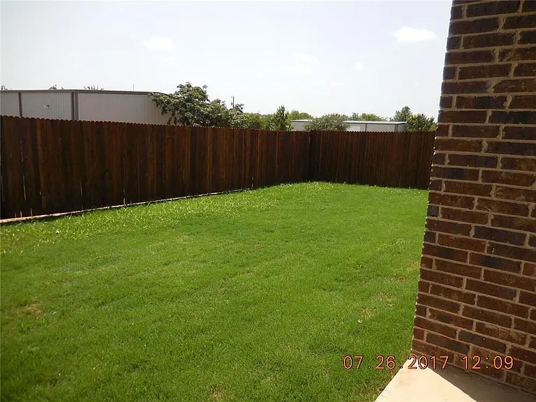 12916 Coast Way — Photo 9