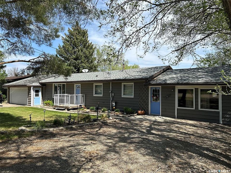 1st image of 127 3rd Ave