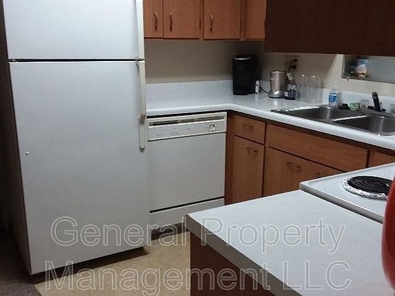 2nd image of 221 Lake St #0