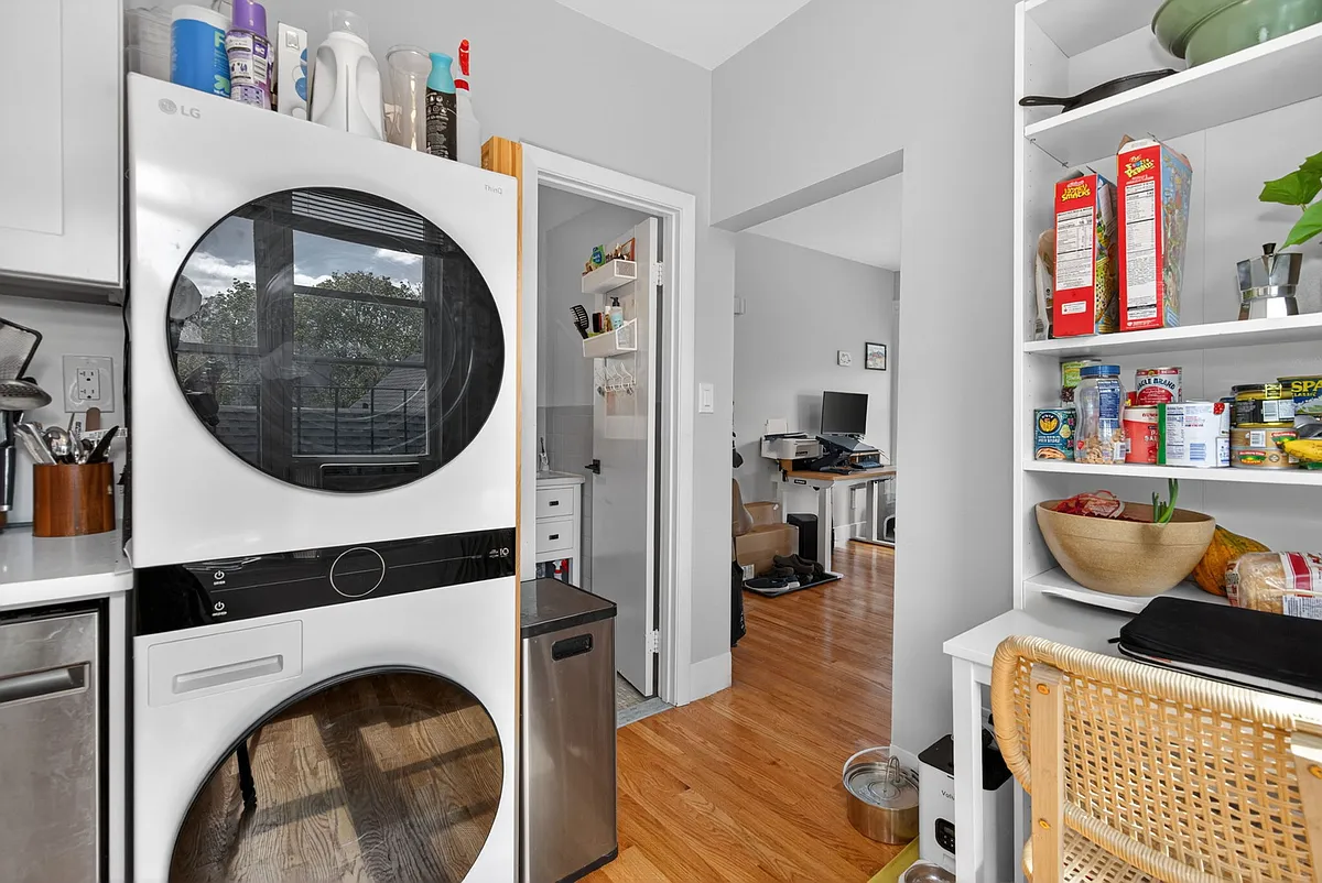 Building Photo - 1576 Cambridge St #3L