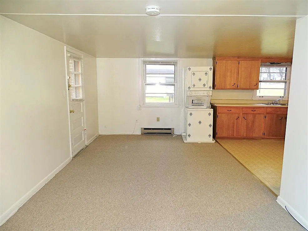 1 bed, $895 — Photo 3