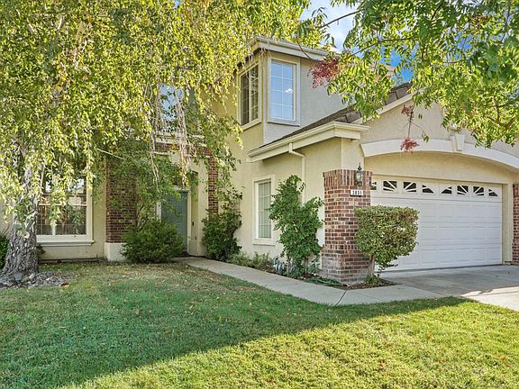 3rd image of 3831 Brook Valley Cir