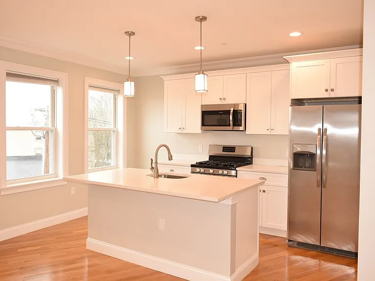 1664 Dorchester Ave #1 — Photo 2