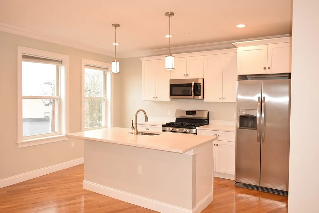 Building Photo - 1664 Dorchester Ave #1