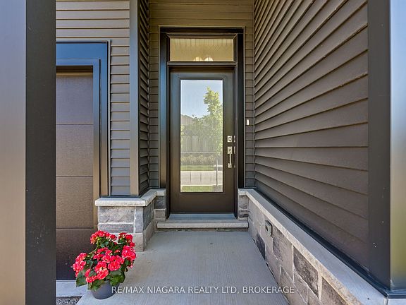 4th image of 8974 Willoughby Dr #19