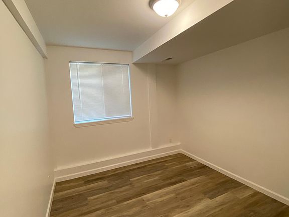 4th image of 90 Camelot Ct #A