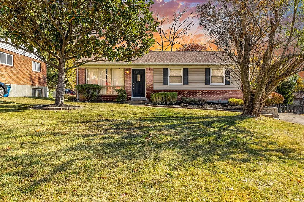 9920 Foxglove Dr photo 1