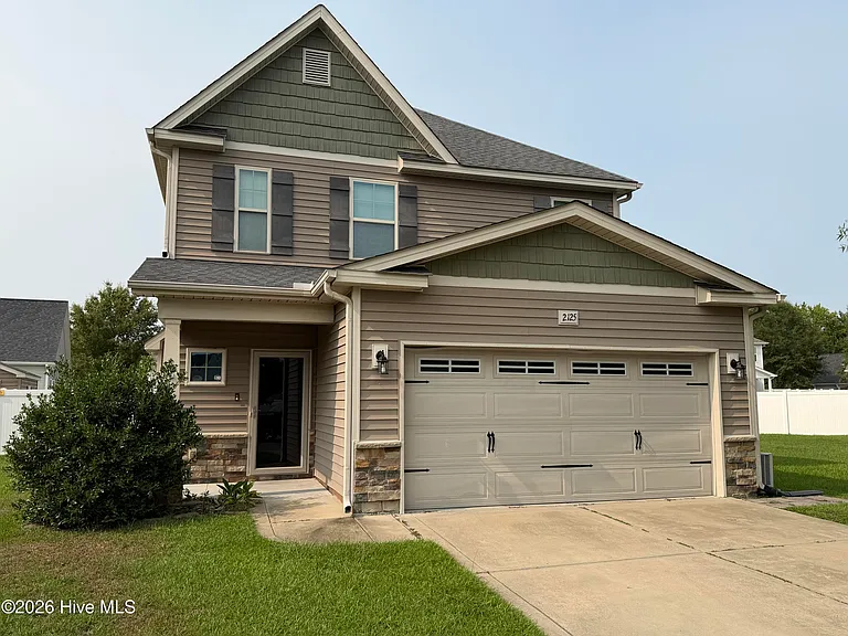 2125 Cove Ct — Photo 2