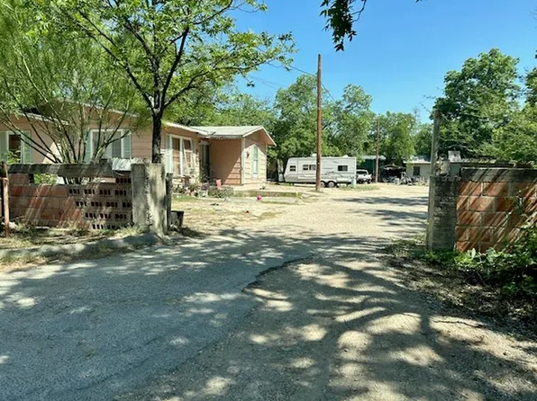 220 E Strickland St, Del Rio, TX 78840