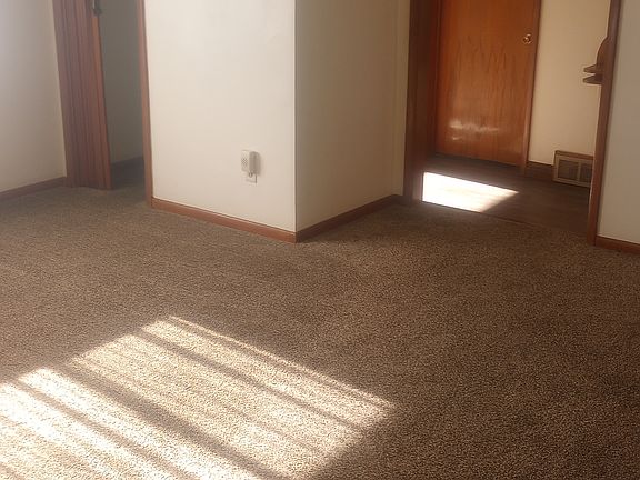 3rd image of 637 1/2 W Jefferson Ave