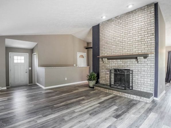 5291 Francesca St NE, Louisville, OH 44641