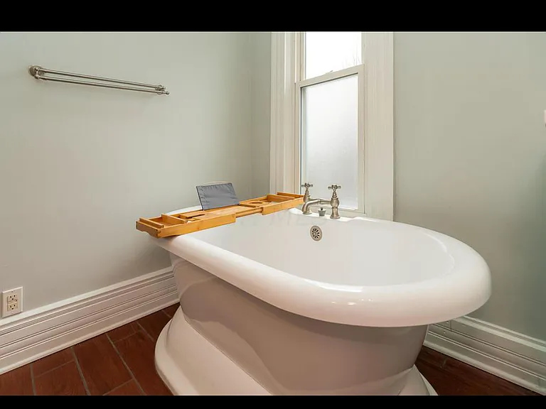 383 King Ave — Photo 20