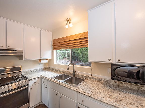 2nd image of 4559 Westridge Dr