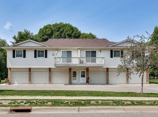 2446 Grenadier Ave N, Oakdale, MN 55128