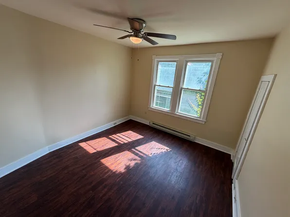 548 Broad St, Tatamy, PA 18085