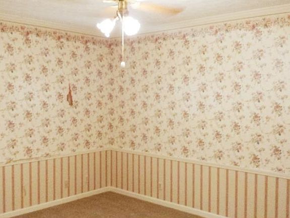 2nd image of 2811 Carter Ln