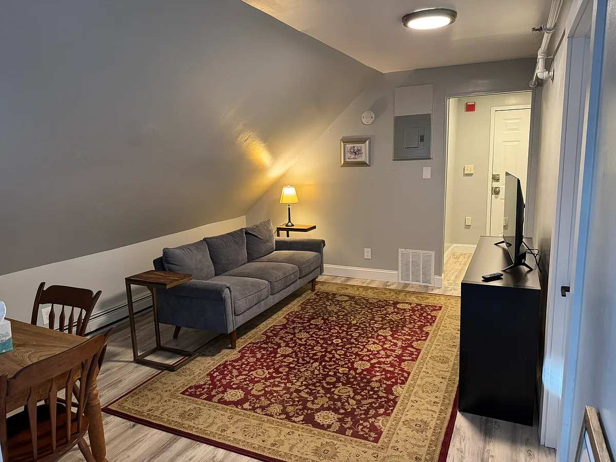Building Photo - 68 Mascoma St #4
