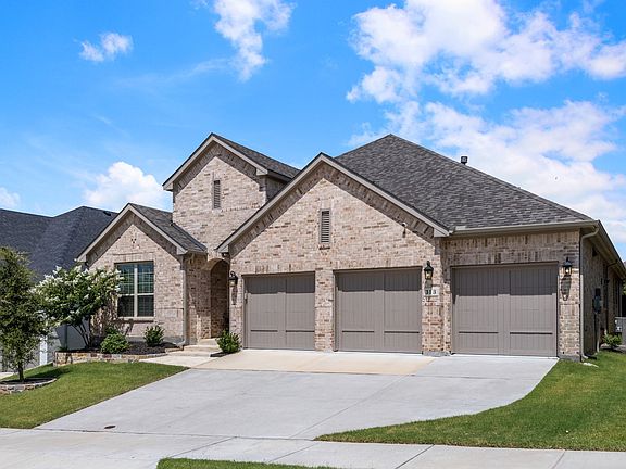 2nd image of 313 Savannah Ln