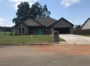 Cambridge Dr, Decatur, AL 35603