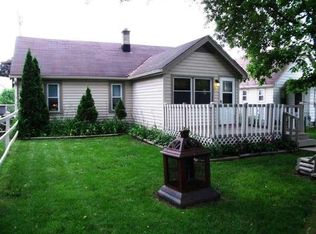 4672 S 51st St, Greenfield, WI 53220