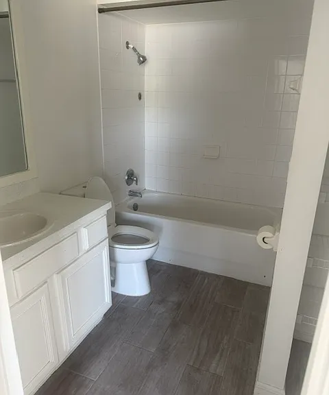 812 E Flag Ln #2 — Photo 4