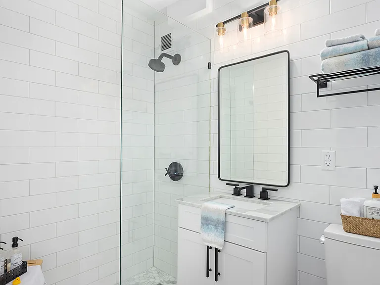 67 E 11th St #201 — Photo 7