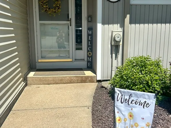 2205 Boston Rd APT P157, Wilbraham, MA 01095