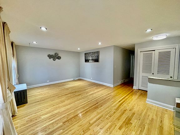 3rd image of 9214 Lavergne Ave