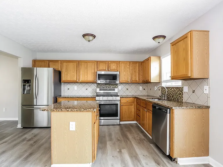 8402 Lucerne Dr — Photo 9