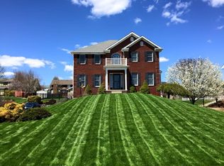122 Rosewood Dr, Aliquippa, PA