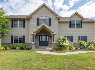 2053 Joni Ln, Stevensville, MI 49127