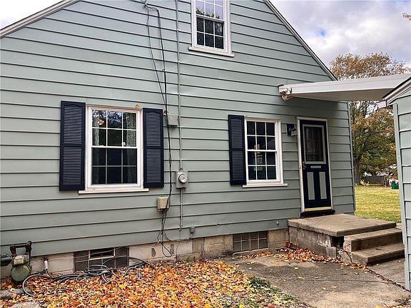 5th image of 74 Estelle Ave