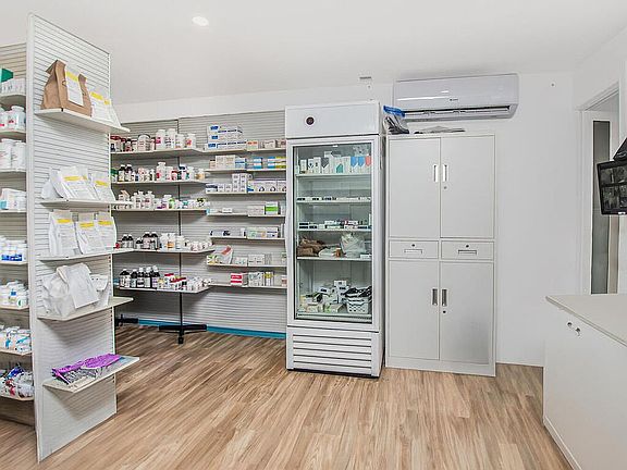 4th image of 1406 White Plains Rd APT 1