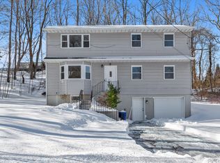 153 Vernon Valley Rd FLOOR 2, East Northport, NY
