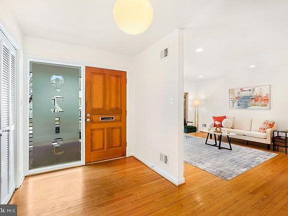 3rd image of 9213 Friars Rd