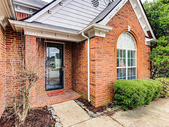 3rd image of 8393 Shady Elm Dr