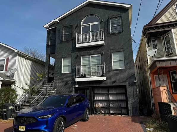 134 Bostwick Ave #1, Jersey City, NJ 07305