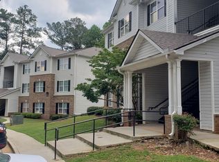 6304 Fairington Village Dr, Lithonia, GA 30038