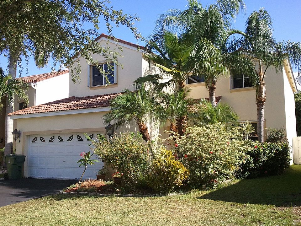 1st image of 644 Stanton Dr
