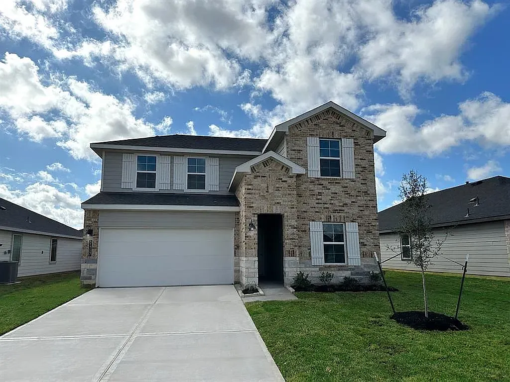 4 bed, 2257 sqft, $2,700 — Photo 1
