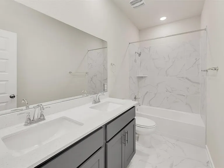 324 Amista Dr — Photo 26