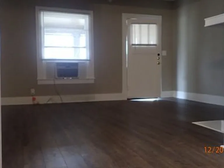 5736 Worth St — Photo 3