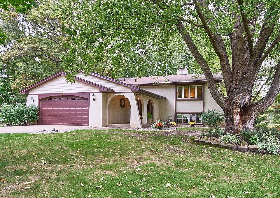 1st image of 639 176th Ln NE