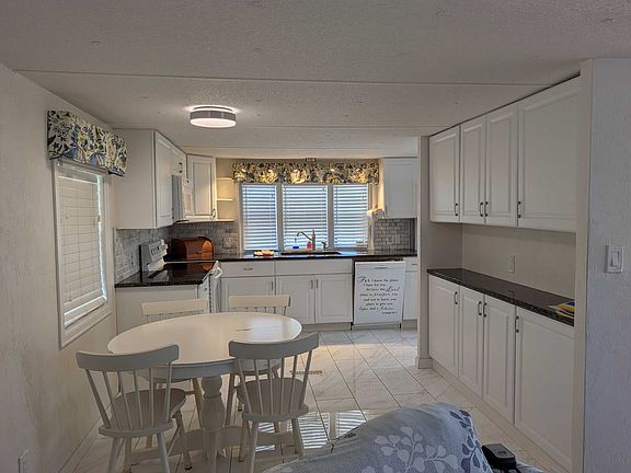 3rd image of 918 Reed Canal Rd #186