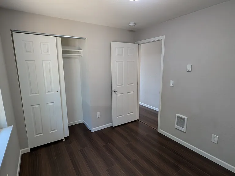 2812 Hemlock St — Photo 15