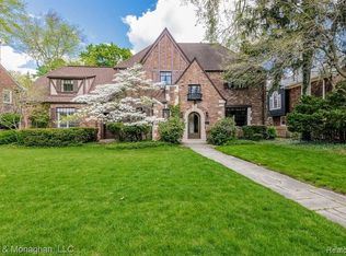 210 Merriweather Rd, Grosse Pointe Farms, MI 48236