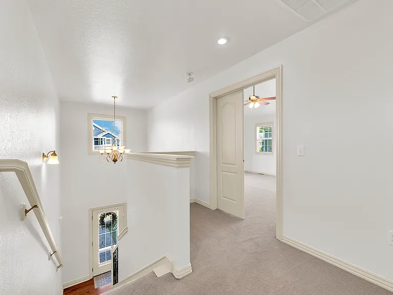 536 Tennyson Ln — Photo 11