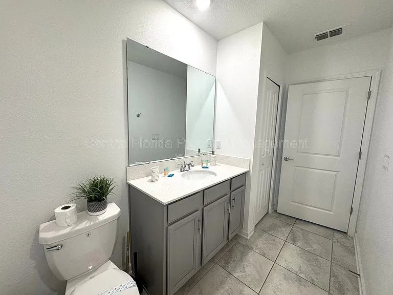 1031 Splash Shot Pl — Photo 8