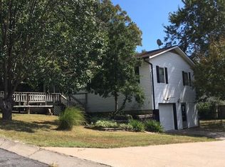 303 Evelyn Pl, Neosho, MO 64850